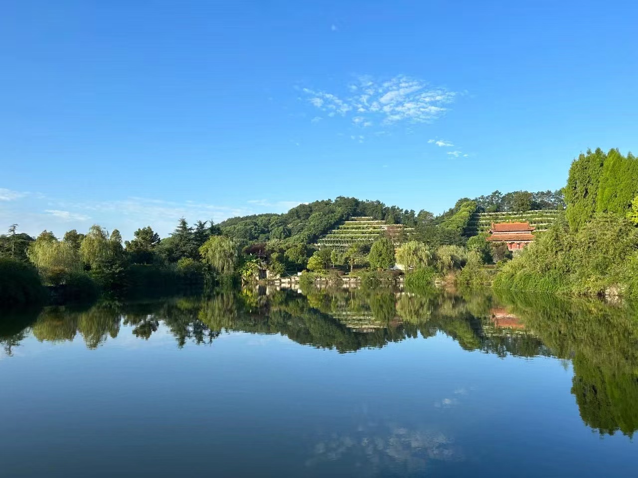 红枫艺术陵园实景1